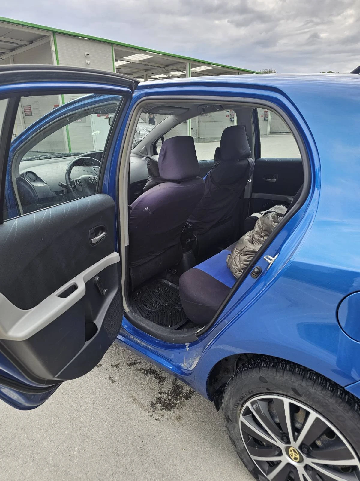 Toyota Yaris 1.4, снимка 11 - Автомобили и джипове - 54541479