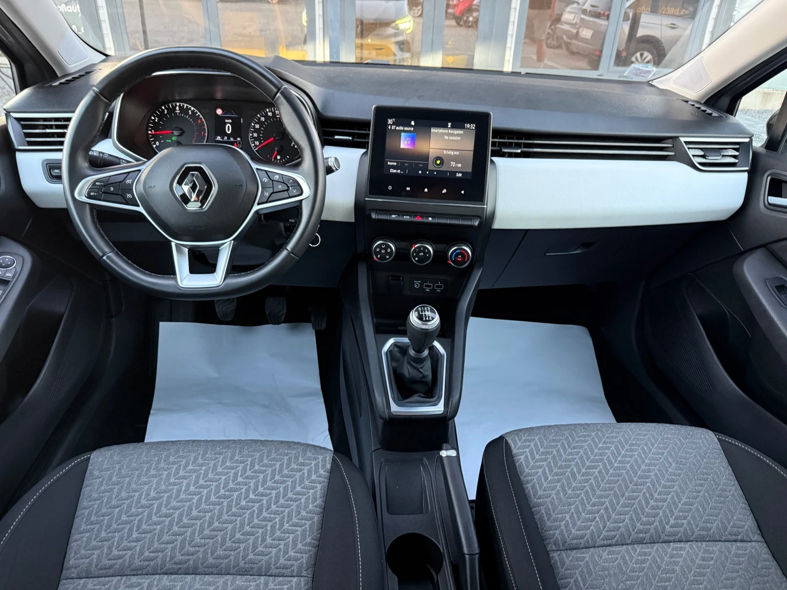 Renault Clio LIMITED! KTEO COC, снимка 7 - Автомобили и джипове - 55533280