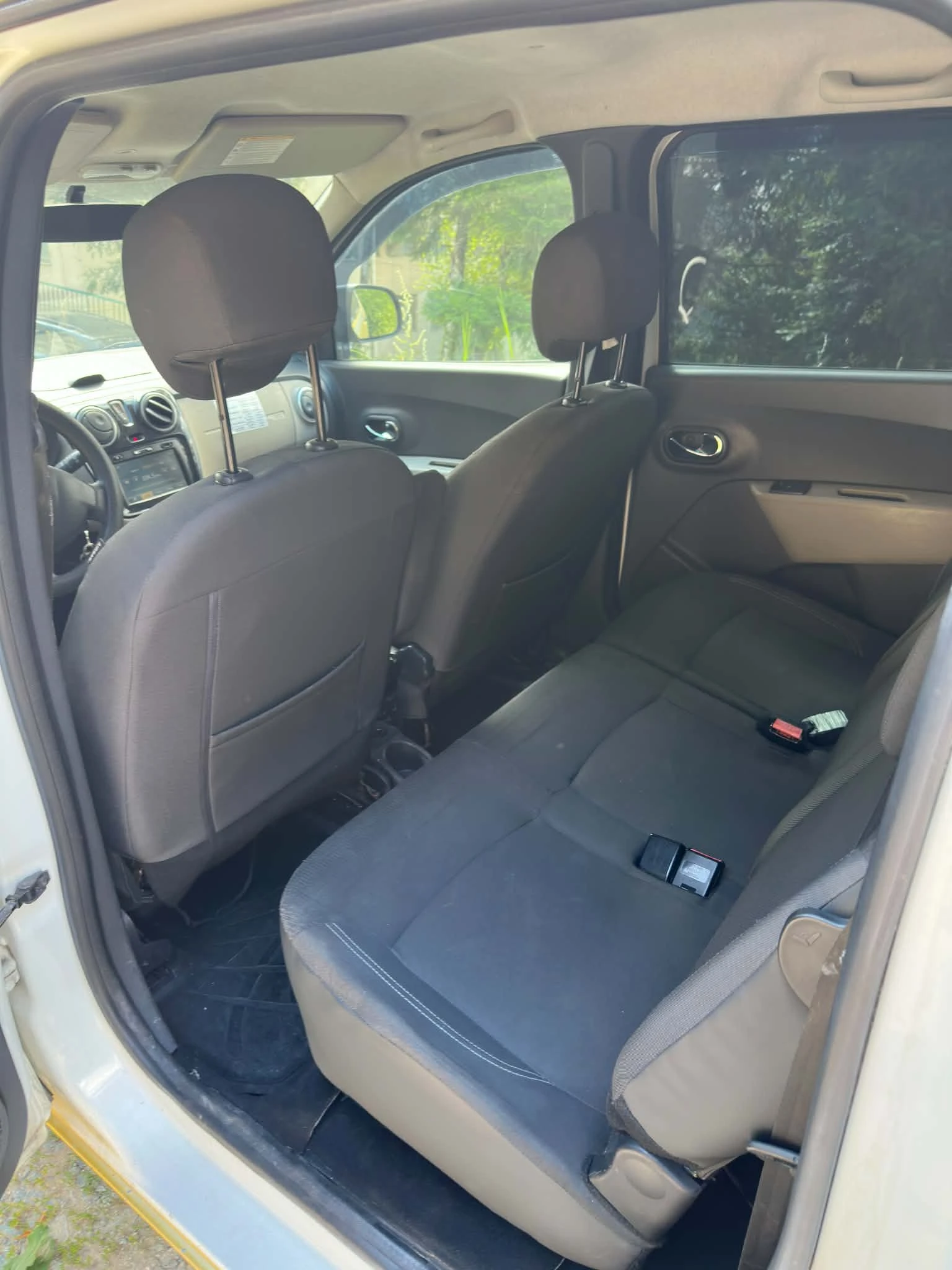 Dacia Lodgy, снимка 7 - Автомобили и джипове - 55566993