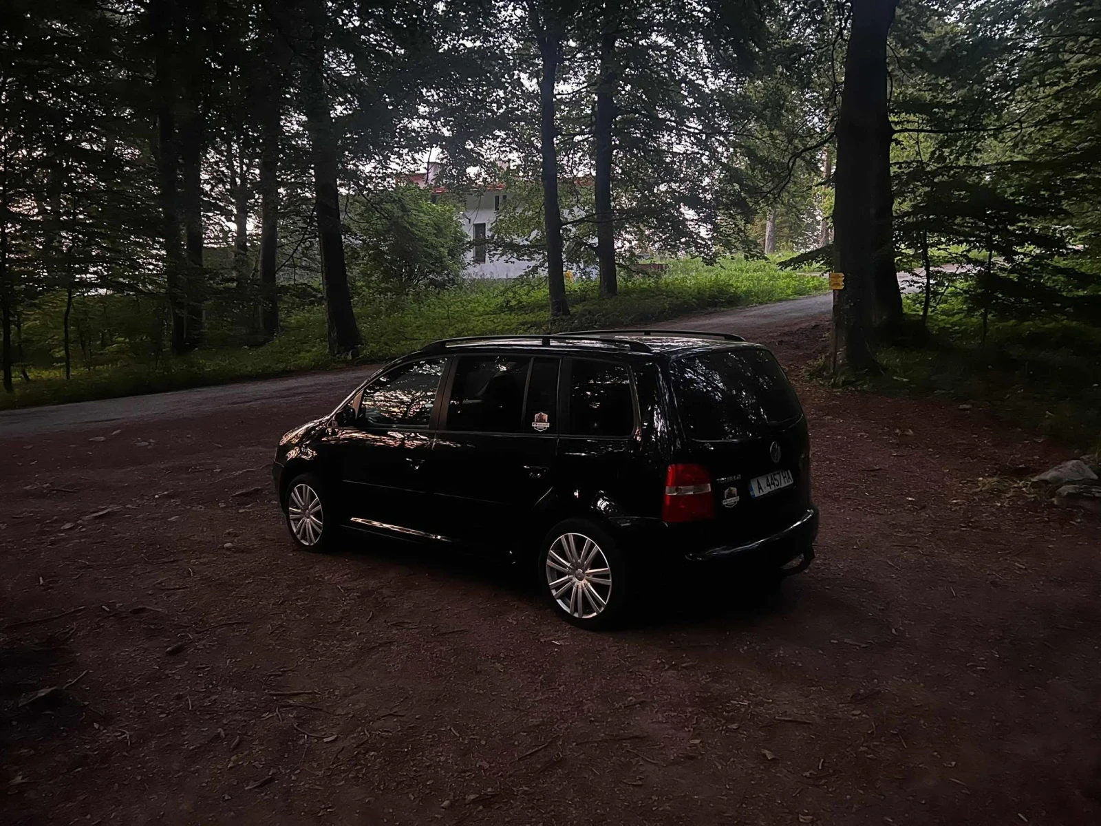 VW Touran 2.0 Tdi , снимка 6 - Автомобили и джипове - 55572926