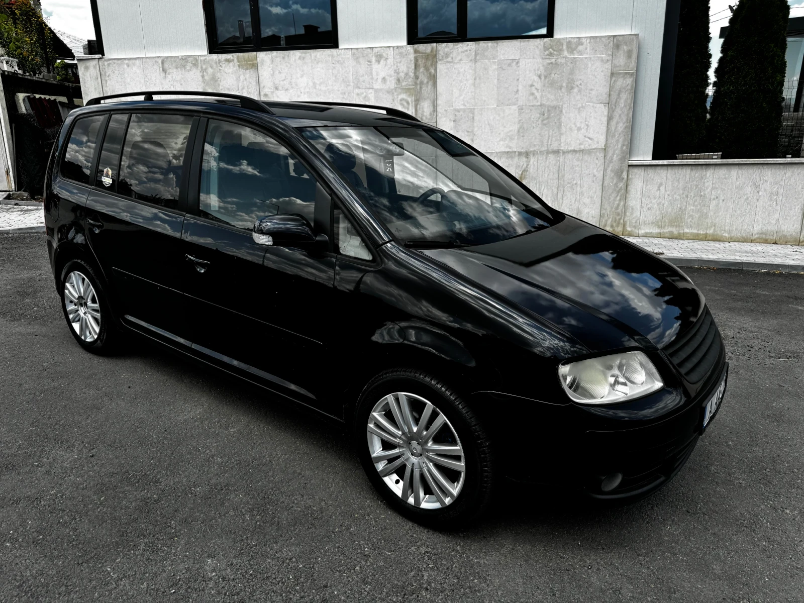 VW Touran 2.0 Tdi , снимка 4 - Автомобили и джипове - 55572926
