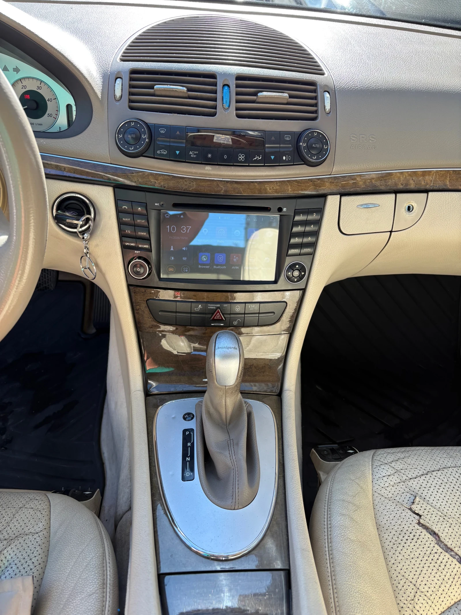 Mercedes-Benz 320, снимка 6 - Автомобили и джипове - 56339417