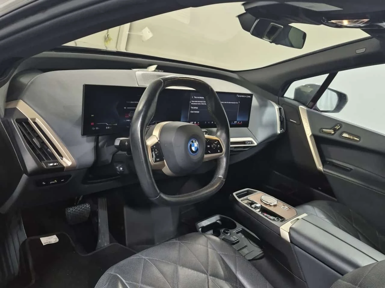 BMW iX * Xdrive40 * CARFAX * 2 ����� * 360 *  | Mobile.bg � ����������� 11