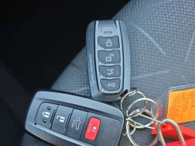 Toyota Rav4 * XLE * CARFAX * ПАНОРАМА * KEYLESS * ПОДГРЕВИ * , снимка 16 - Автомобили и джипове - 53640044