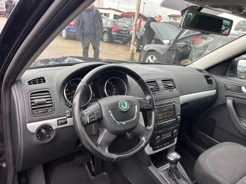 Skoda Yeti 2.0TDI 4X4 AVTOMAT/NAVI/PANORAMA EURO 5, снимка 11 - Автомобили и джипове - 52662569