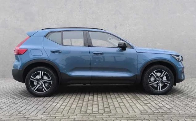 Volvo XC40 B4, снимка 4 - Автомобили и джипове - 48443855