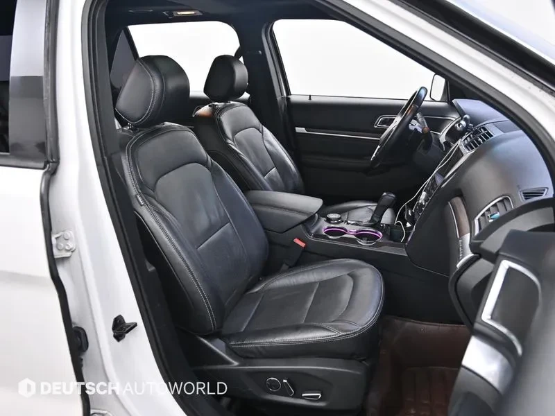 Ford Explorer 2.3 AWD, снимка 10 - Автомобили и джипове - 54351934