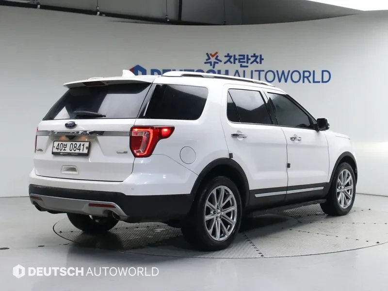 Ford Explorer 2.3 AWD, снимка 2 - Автомобили и джипове - 54351934