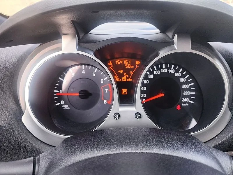Nissan Juke 1.6 Sv F15, снимка 6 - Автомобили и джипове - 55750058
