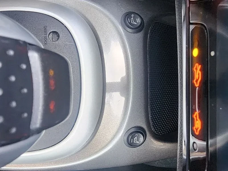 Nissan Juke 1.6 Sv F15, снимка 10 - Автомобили и джипове - 55750058