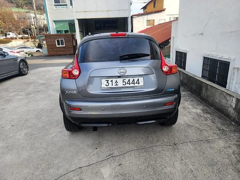 Nissan Juke 1.6 Sv F15, снимка 5 - Автомобили и джипове - 55750058
