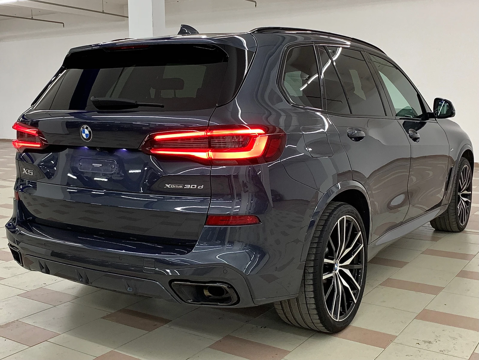 BMW X5 FULL-M-PAK /LASER/MAGIC SKY/360cam/DISTR/HUD/ - изображение 2