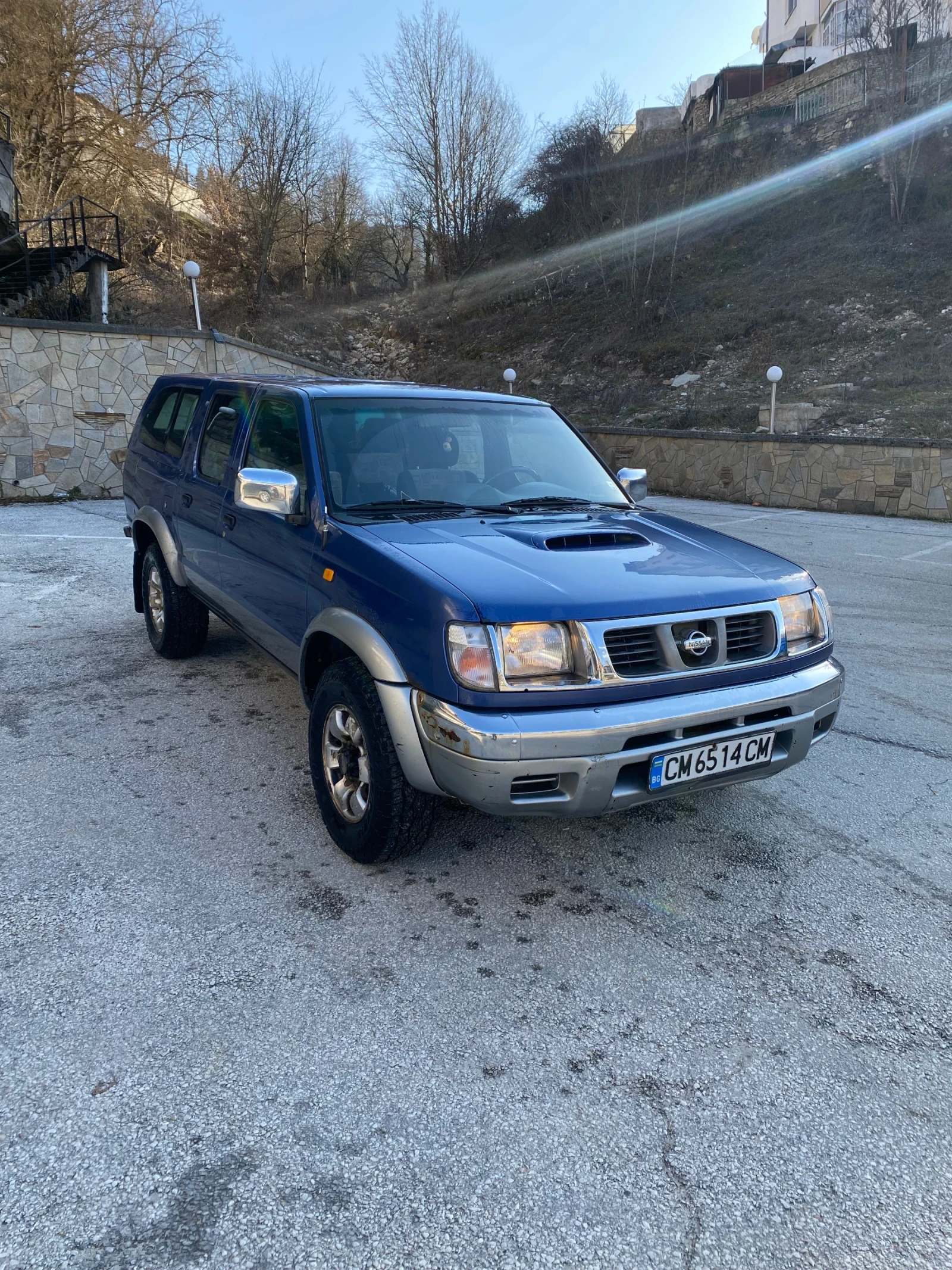 Nissan Navara TD25TI, снимка 2 - Автомобили и джипове - 53688375