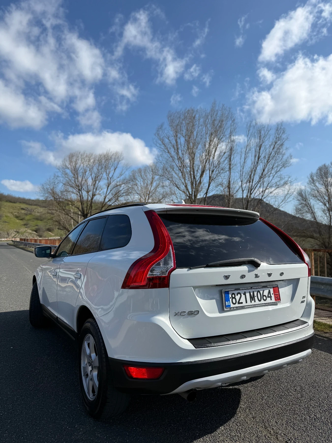 Volvo XC60 2.4 D5 4x4 - изображение 3