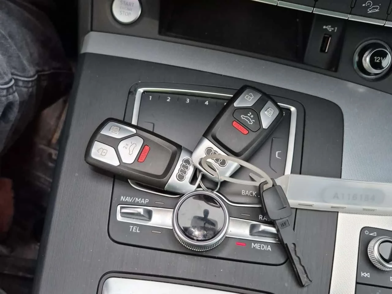 Audi Q5 * Technik * BANG&OLUFSEN* * NAVI* PANO* , снимка 8 - Автомобили и джипове - 54346887