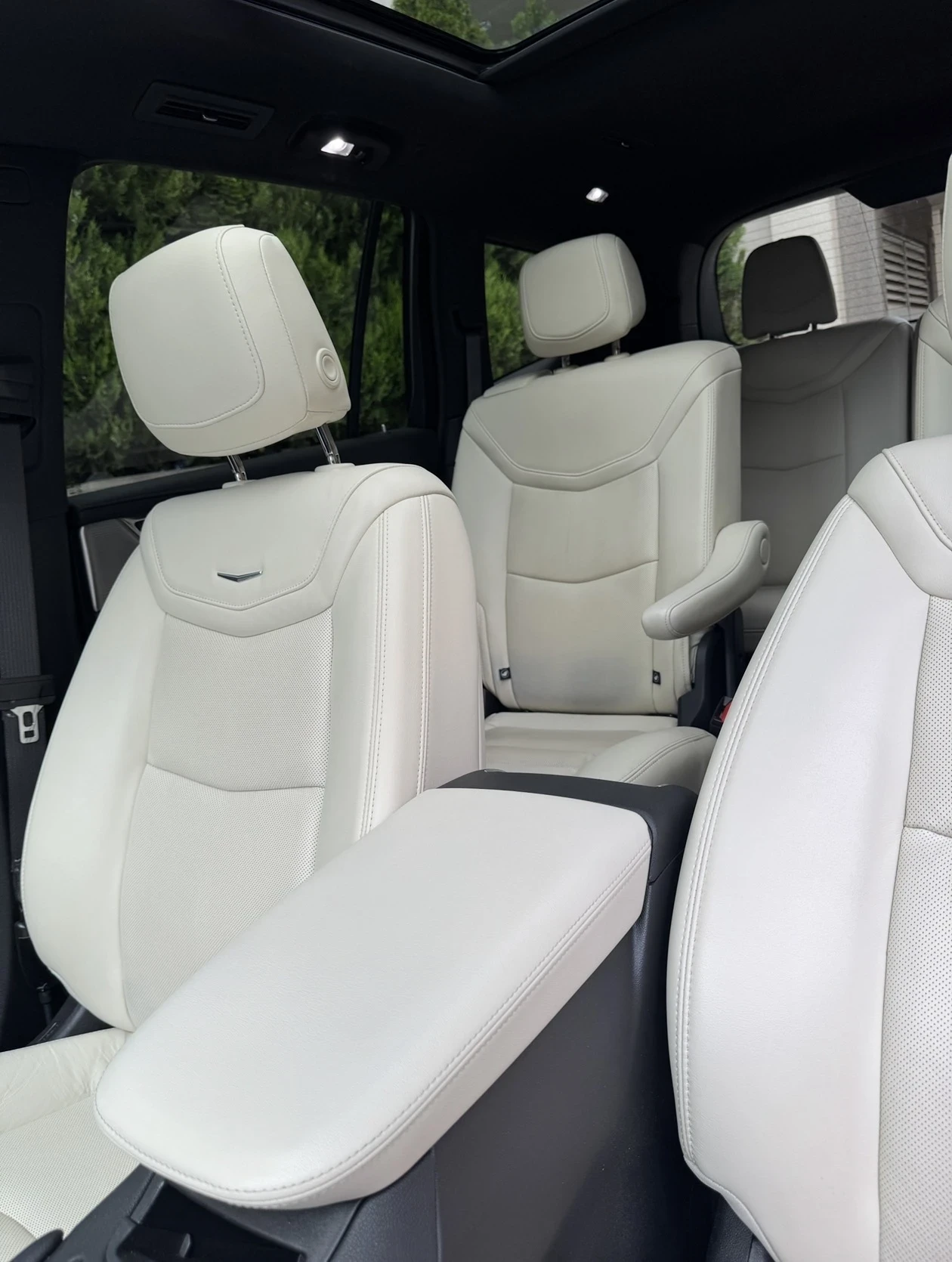 Cadillac Escalade   XT6 / 1ви собственик / 50хил.км / 6 места, снимка 13 - Автомобили и джипове - 54611051