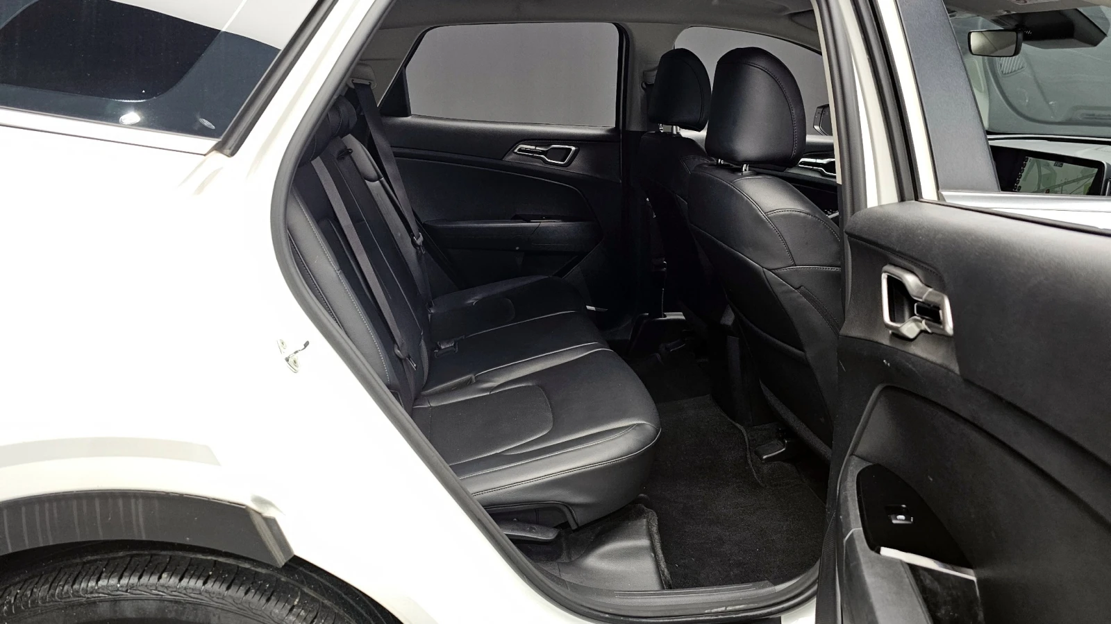 Kia Sportage 1.6 Turbo 2WD Trendy | АДАПТИВЕН КРУИЗ| NAVI| КОЖА, снимка 17 - Автомобили и джипове - 54782137