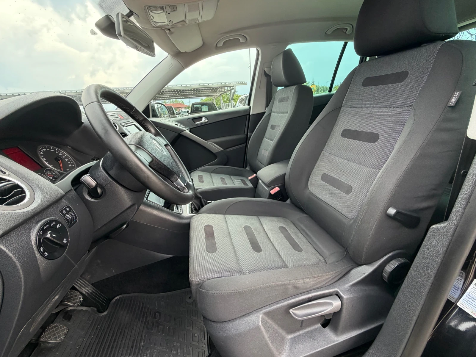 VW Tiguan 2.0TDI 4Motion ИТАЛИЯ * * * 177000км* * * , снимка 7 - Автомобили и джипове - 55015763