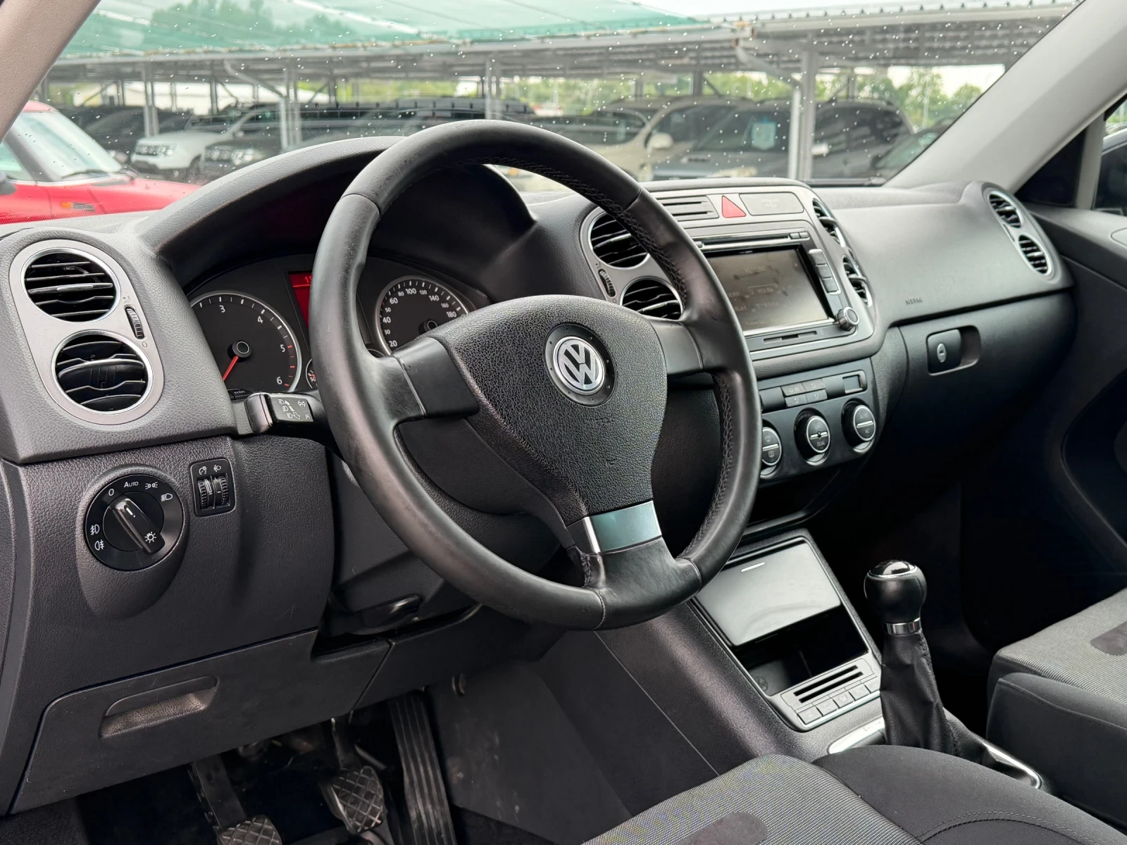 VW Tiguan 2.0TDI 4Motion ИТАЛИЯ * * * 177000км* * * , снимка 6 - Автомобили и джипове - 55015763