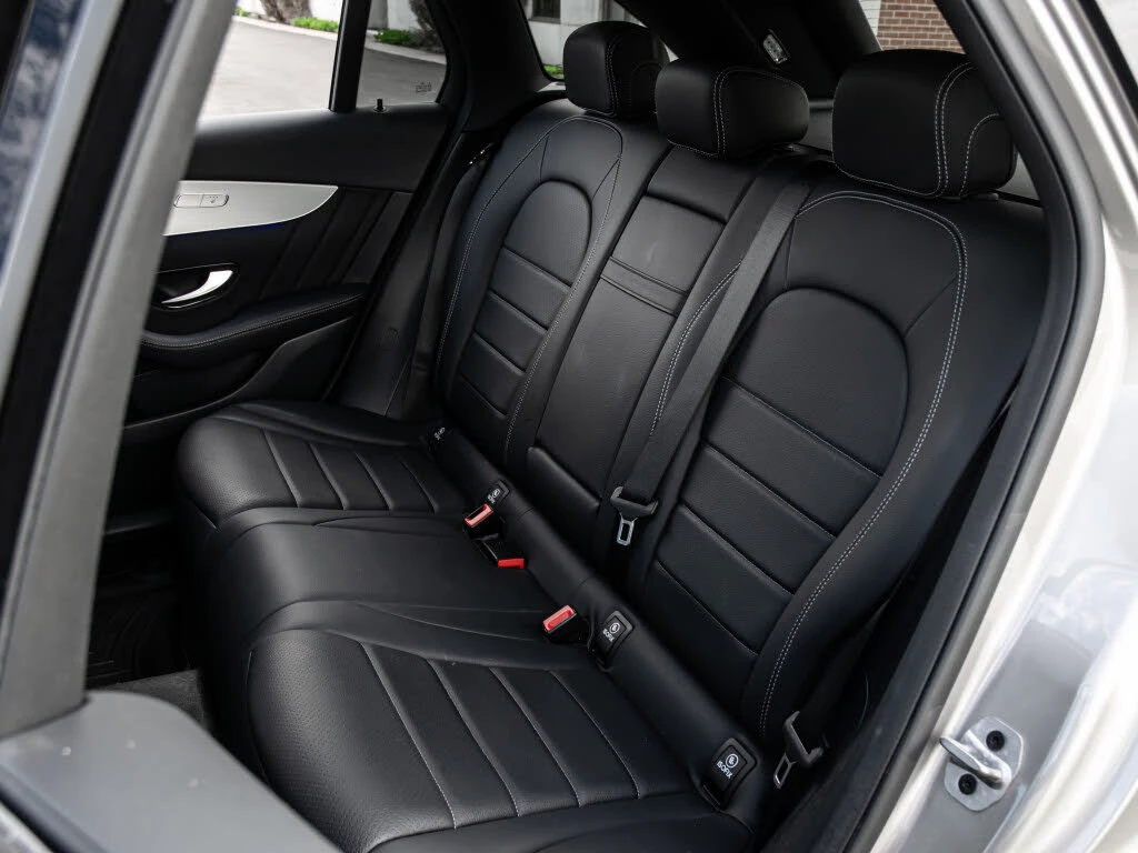 Mercedes-Benz GLC 300 4MATIC* AMG* DISTRONIC* ПАНО* 360* КРАЙНА ЦЕНА, снимка 13 - Автомобили и джипове - 55503314