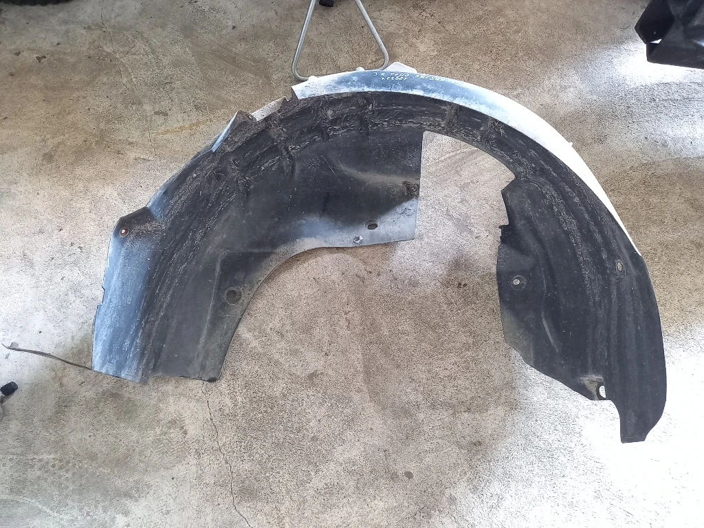 Подкалник заден десен Рено Лагуна хечбек 