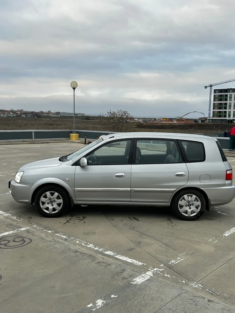 Kia Carens 2.0 crdi, снимка 4 - Автомобили и джипове - 49028680