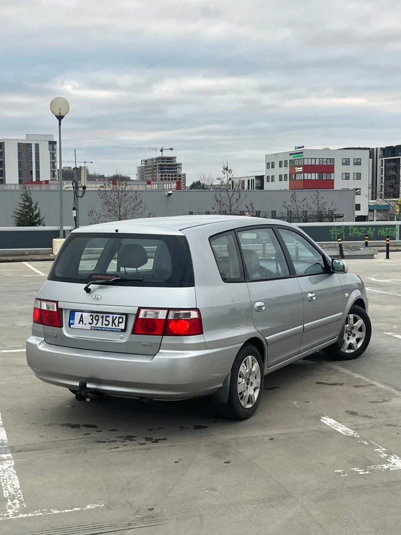 Kia Carens 2.0 crdi, снимка 8 - Автомобили и джипове - 49028680