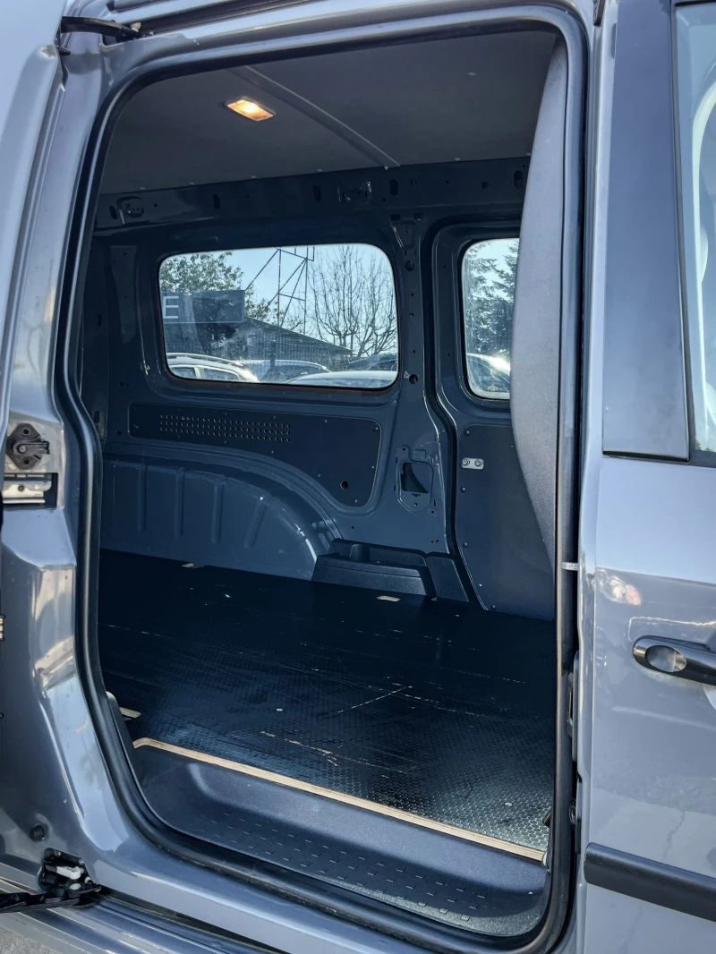 VW Caddy 1.6TDI - DSG - MAXI, снимка 5 - Автомобили и джипове - 50897260