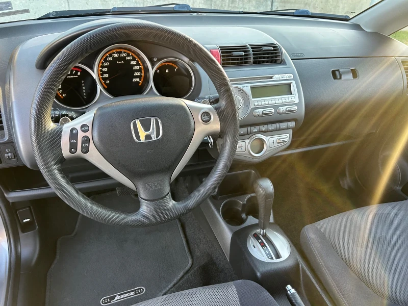 Honda Jazz, снимка 11 - Автомобили и джипове - 51780399