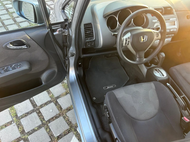 Honda Jazz, снимка 9 - Автомобили и джипове - 51780399