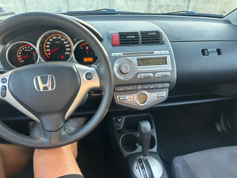 Honda Jazz, снимка 8 - Автомобили и джипове - 51780399