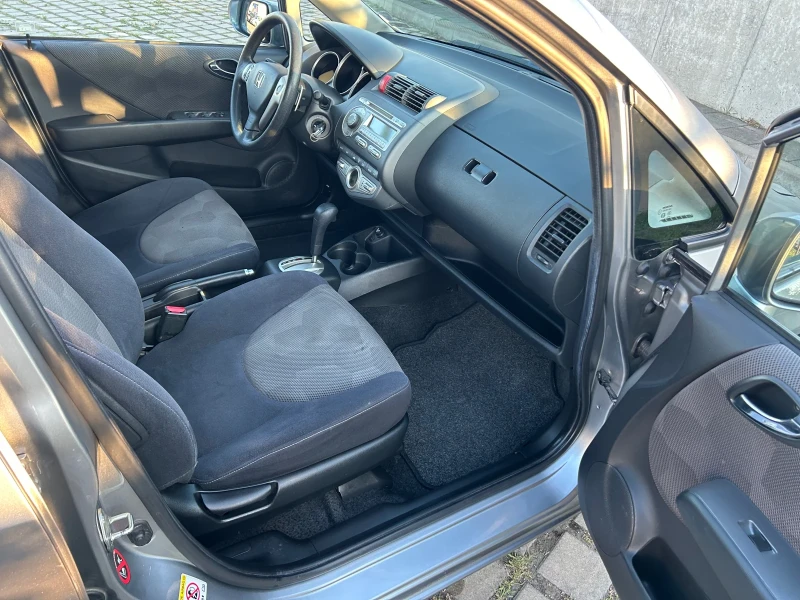 Honda Jazz, снимка 12 - Автомобили и джипове - 51780399