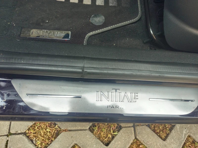 Renault Captur Initial paris /keyless Швейцария , снимка 16 - Автомобили и джипове - 51943258