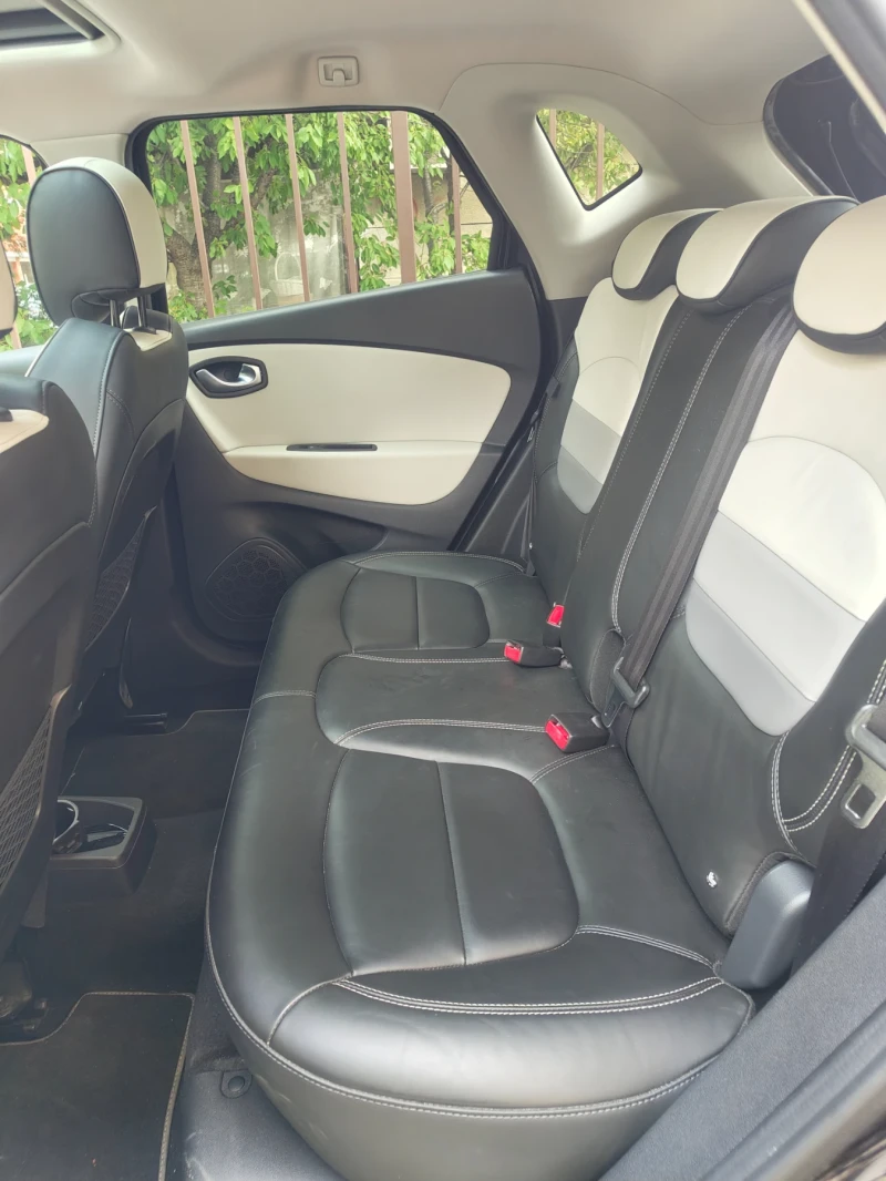 Renault Captur Initial paris /keyless Швейцария , снимка 7 - Автомобили и джипове - 51943258