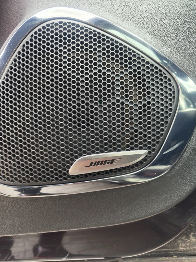 Renault Captur Initial paris /keyless Швейцария , снимка 14 - Автомобили и джипове - 51943258