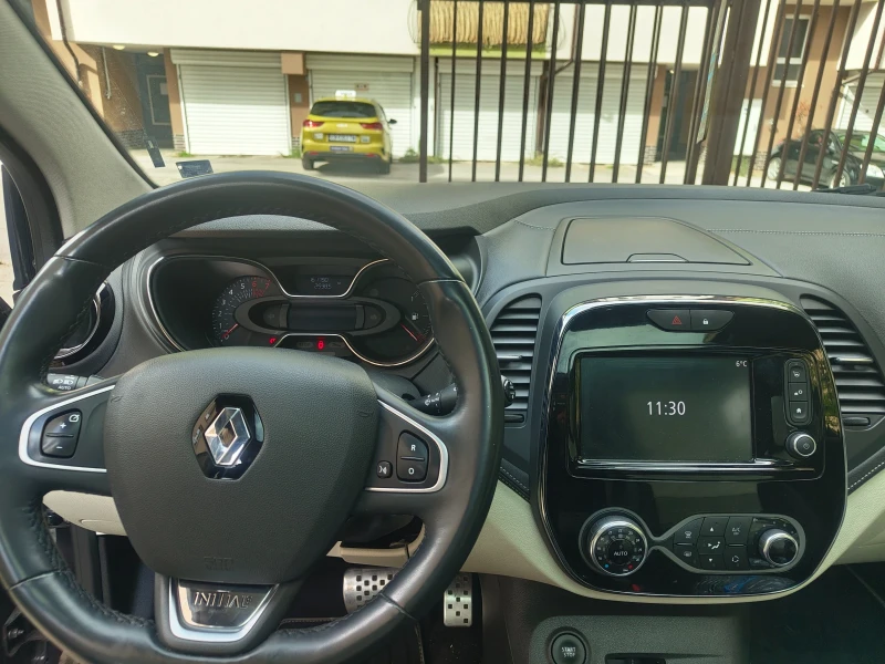Renault Captur Initial paris /keyless Швейцария , снимка 6 - Автомобили и джипове - 51943258