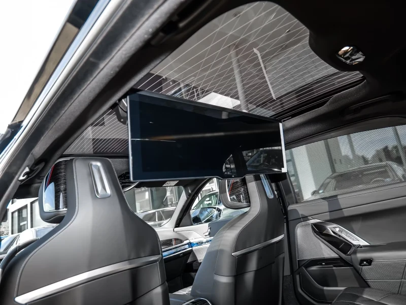 BMW 740 d xDrive SkyLounge KeyGO 360 Обдух MASSAGE B&W , снимка 12 - Автомобили и джипове - 51989549