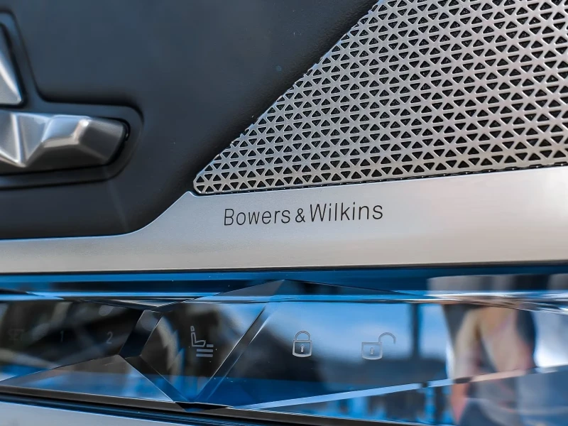 BMW 740 d xDrive SkyLounge KeyGO 360 Обдух MASSAGE B&W , снимка 14 - Автомобили и джипове - 51989549