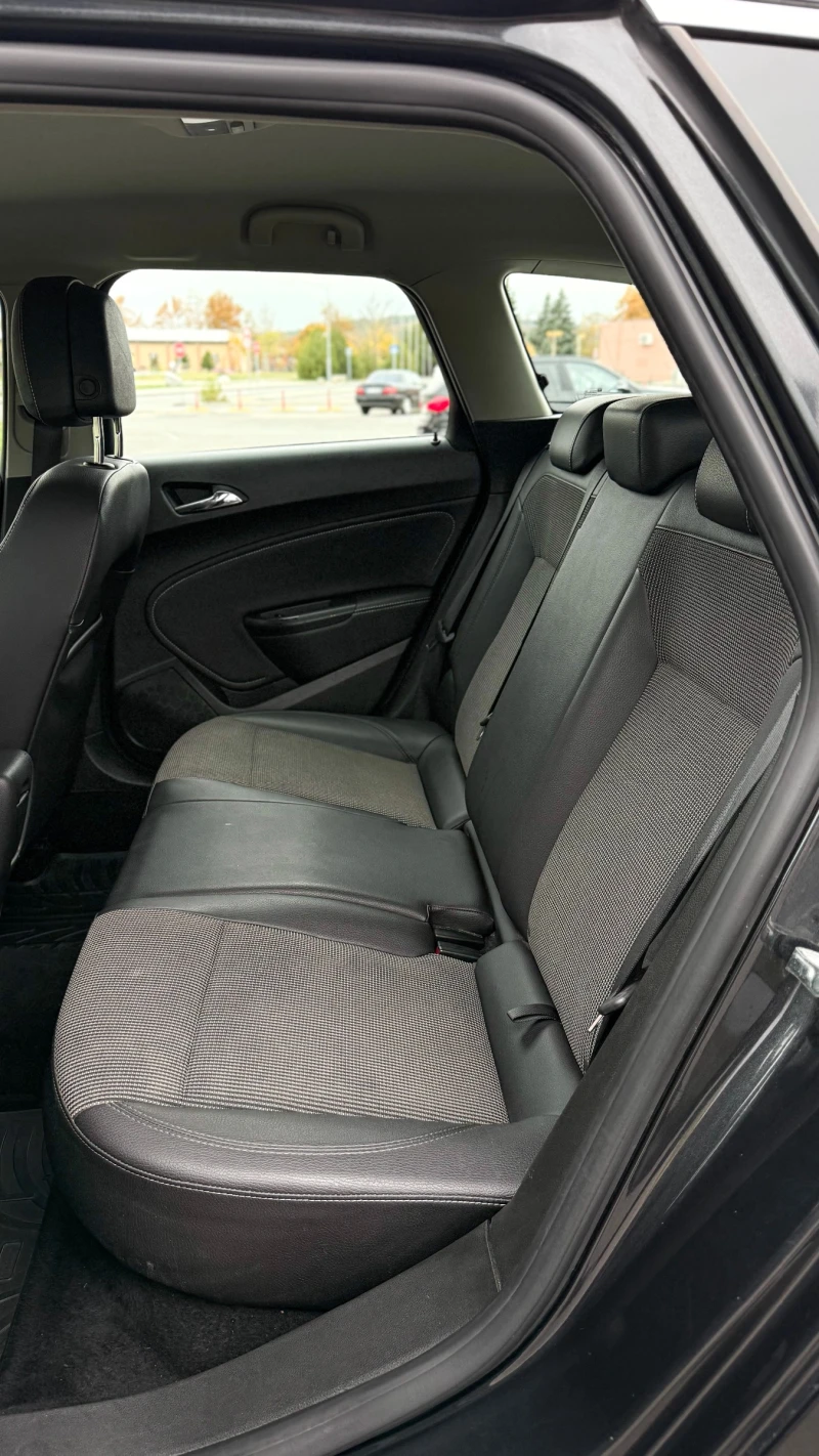 Opel Astra LPG | 1.4 Turbo, снимка 14 - Автомобили и джипове - 52252654