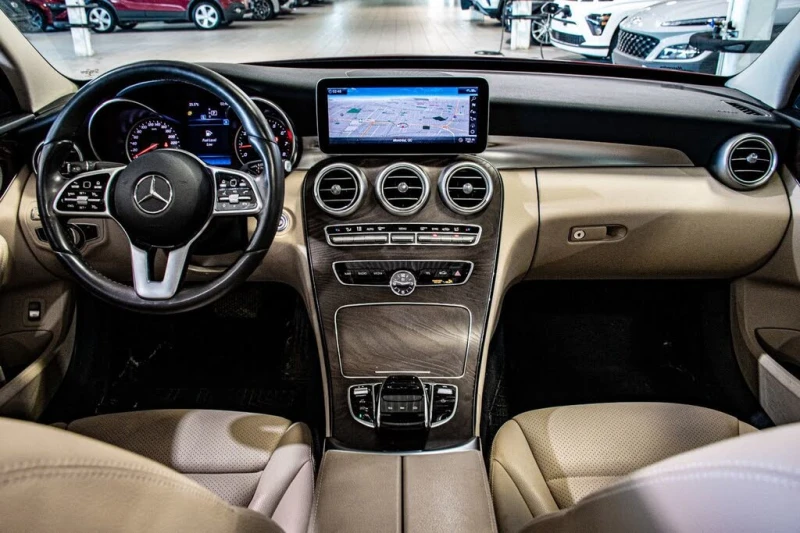 Mercedes-Benz C 300 AMG PKG* HeadUp* АвтоКредит* (ЦЕНА ДО БГ), снимка 11 - Автомобили и джипове - 53238364