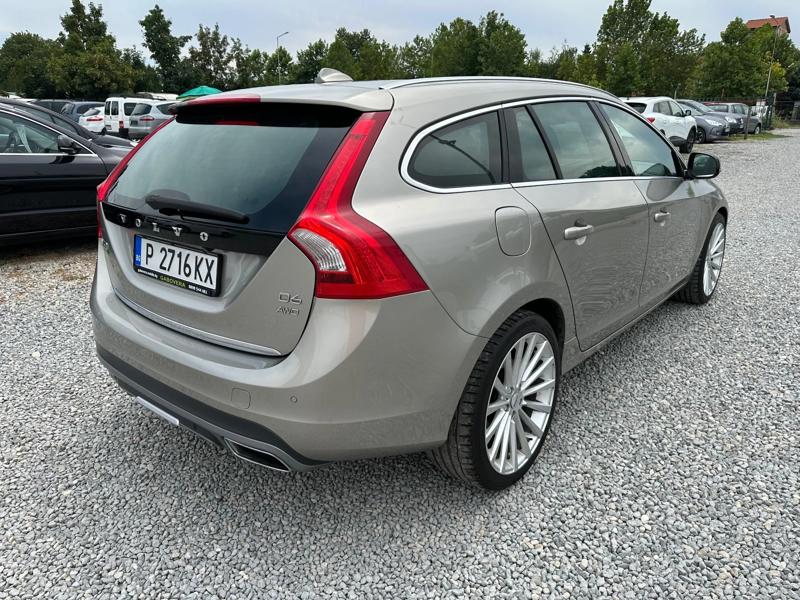 Volvo V60 D6 Plug-in Hybrid SUMMUM - изображение 3