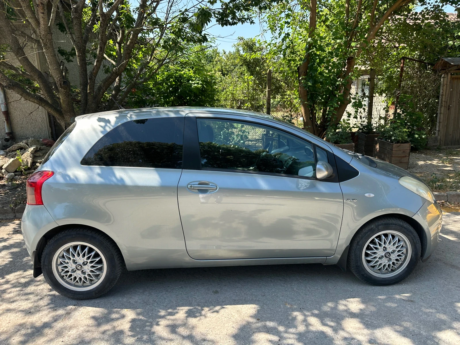 Toyota Yaris  - изображение 5