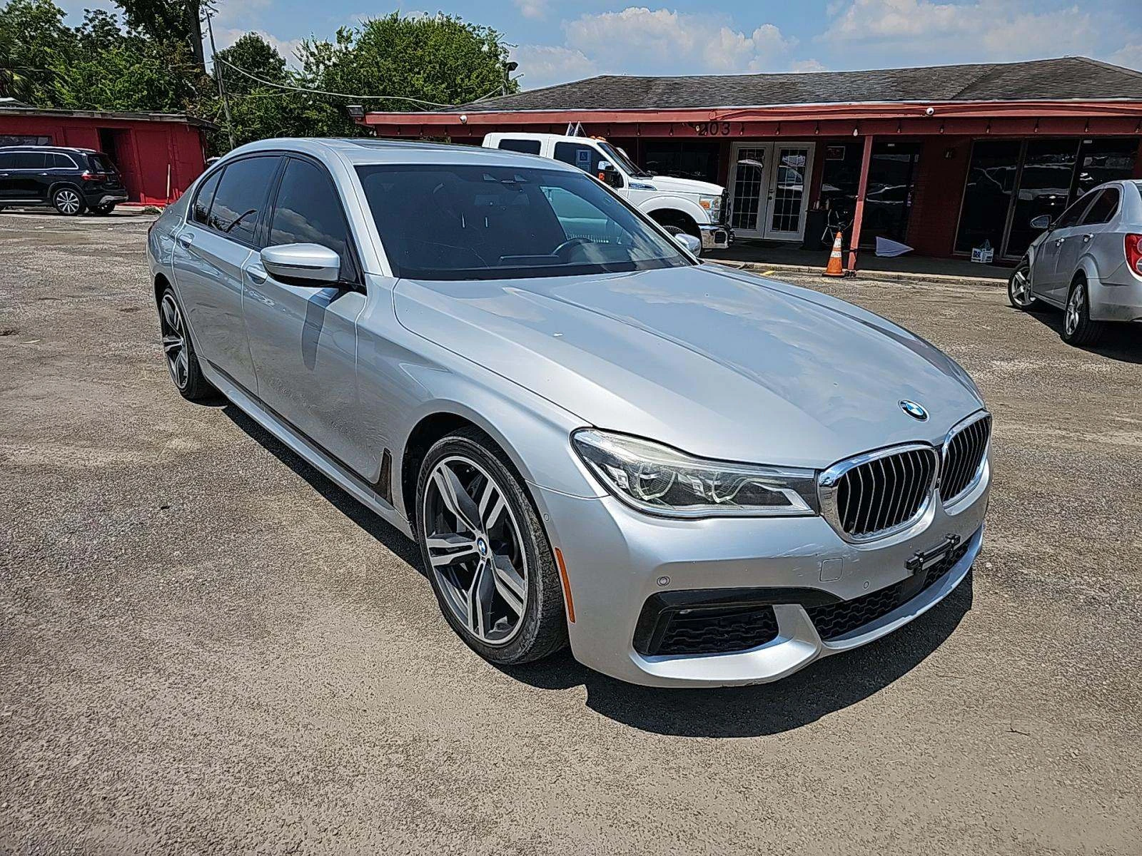 BMW 750 Li XDRIVE* M PACK* ПАНО* HuD* ЩОРИ* HARMAN/KARDON - изображение 2