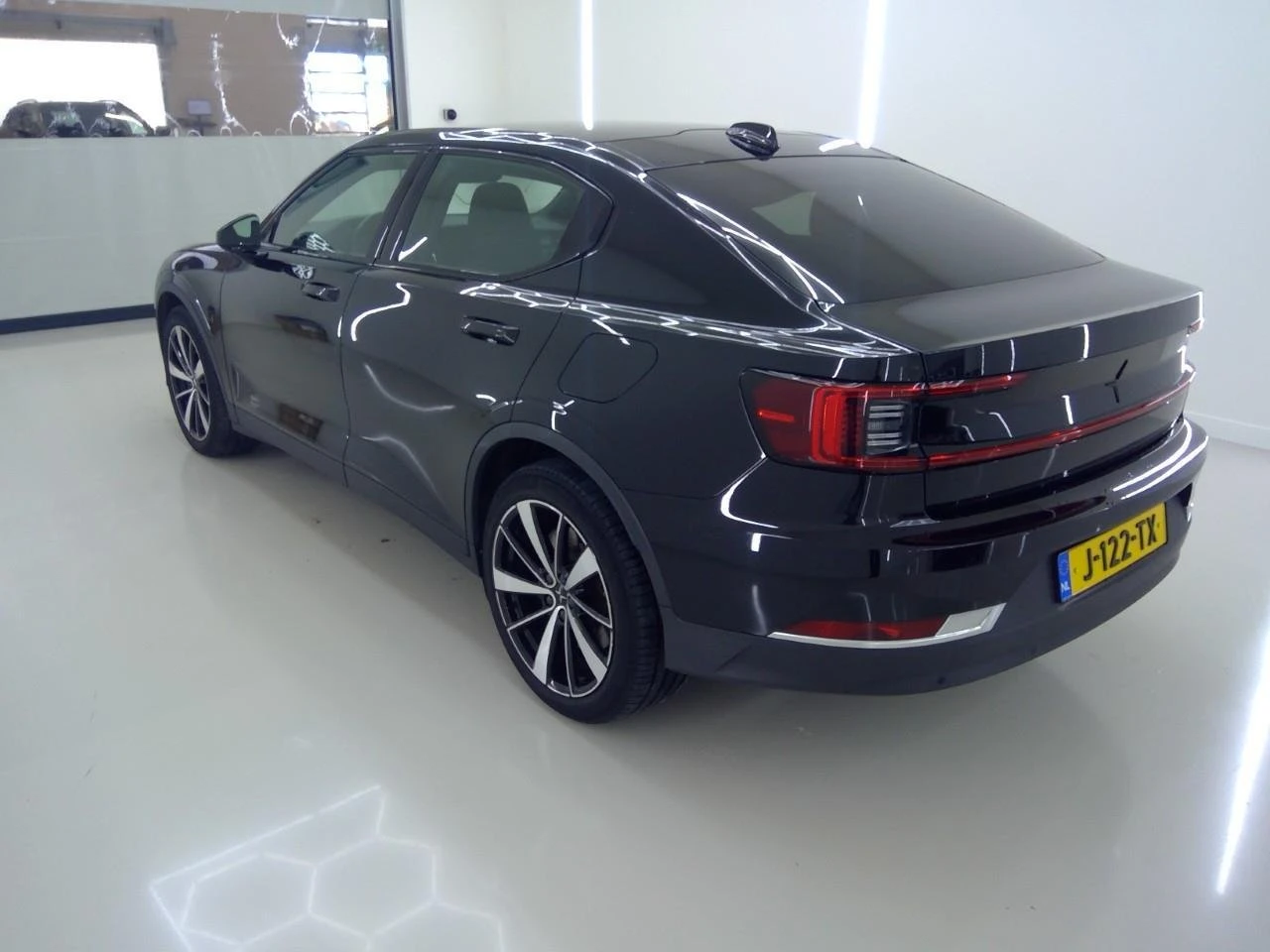 Polestar 2 79 kWh Pilot Plus Dual Motor - изображение 3