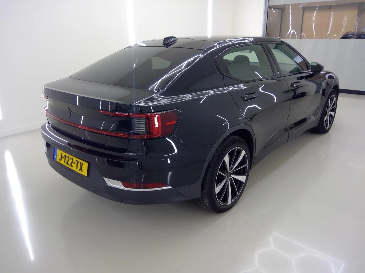 Polestar 2 79 kWh Pilot Plus Dual Motor - изображение 4