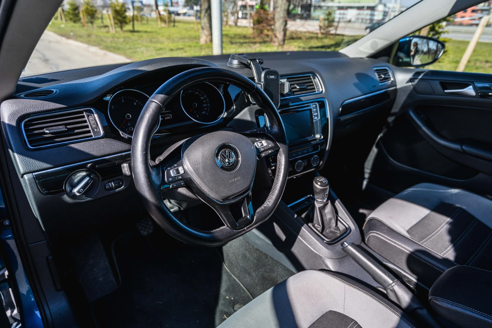 VW Jetta Highline 2.0TDI BMT, снимка 13 - Автомобили и джипове - 53731247