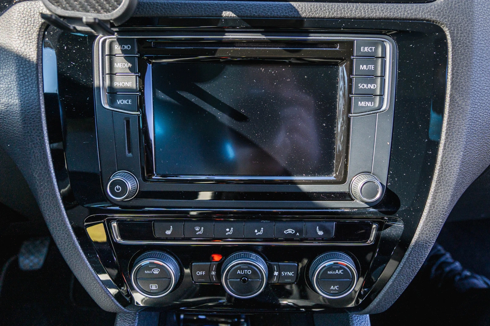 VW Jetta Highline 2.0TDI BMT, снимка 15 - Автомобили и джипове - 53731247