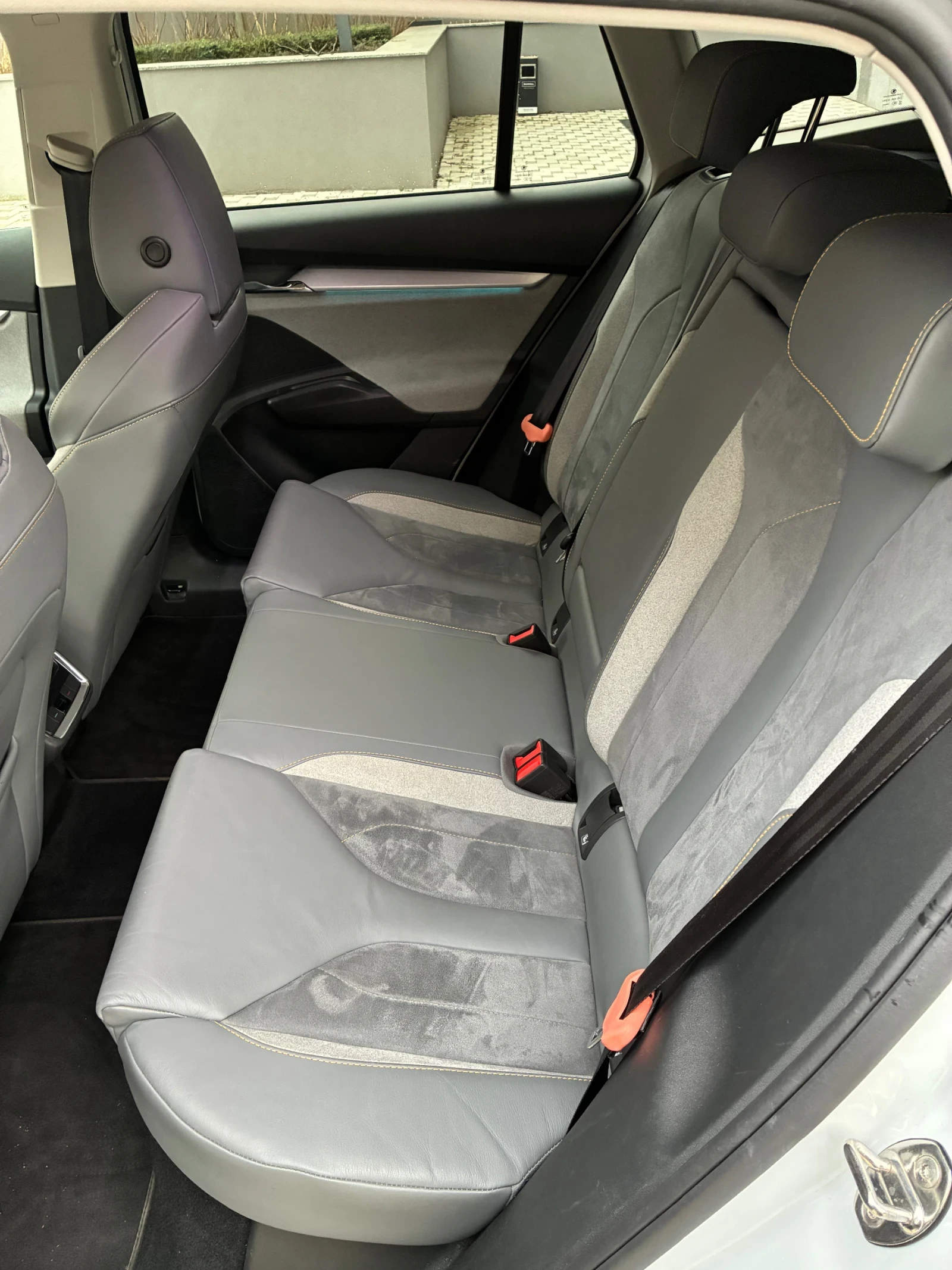 Skoda Enyaq, снимка 10 - Автомобили и джипове - 53771559