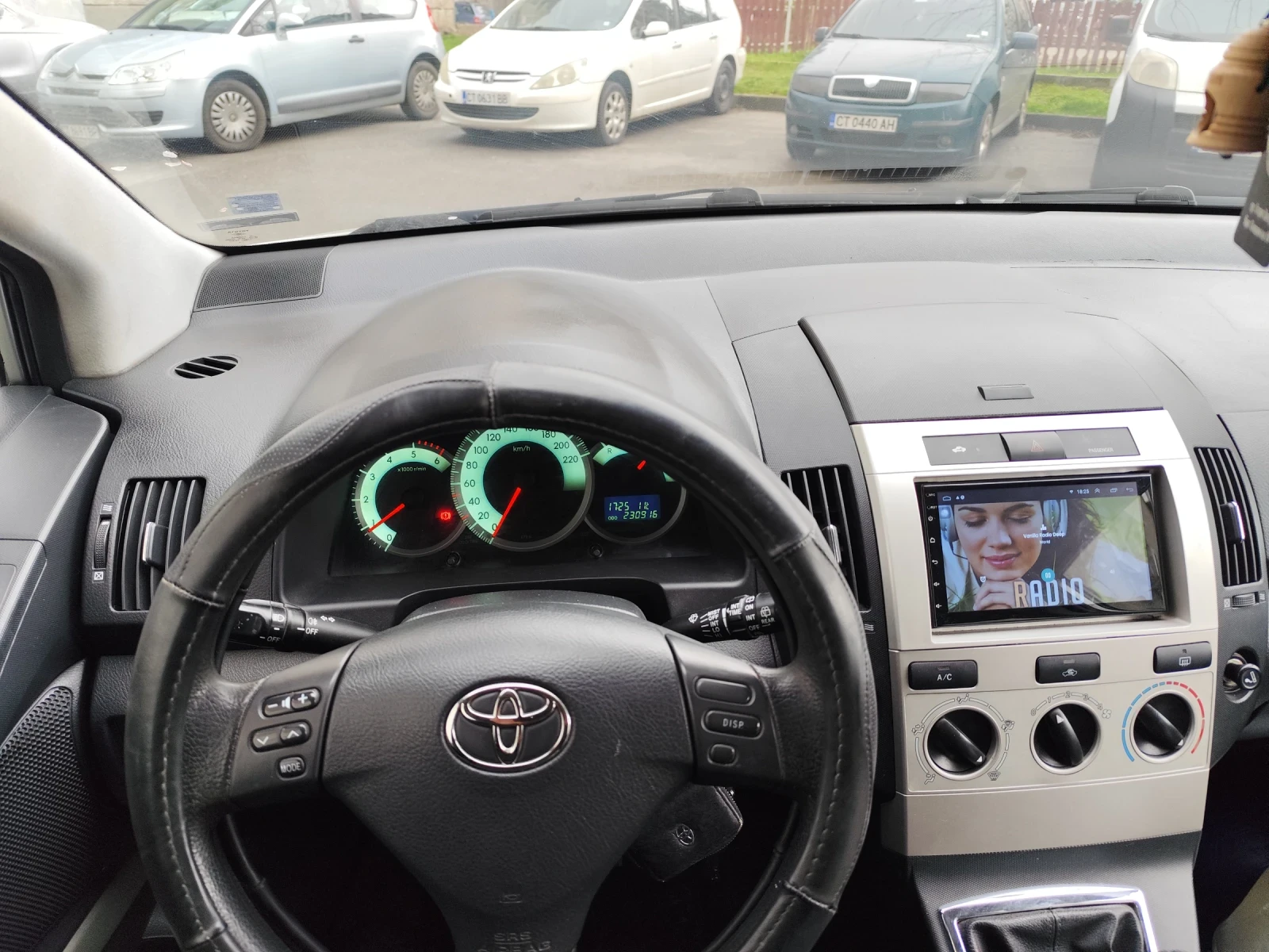 Toyota Corolla verso, снимка 10 - Автомобили и джипове - 54009266