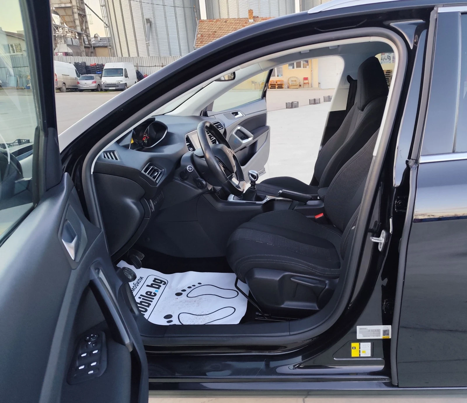 Peugeot 308 1.6HDI-LED-НАВИ-КАМЕРА-ПАНОРАМА-EU-6, снимка 10 - Автомобили и джипове - 54138300